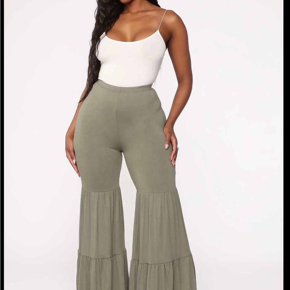 NWT FASHION NOVA Flare leg pants
